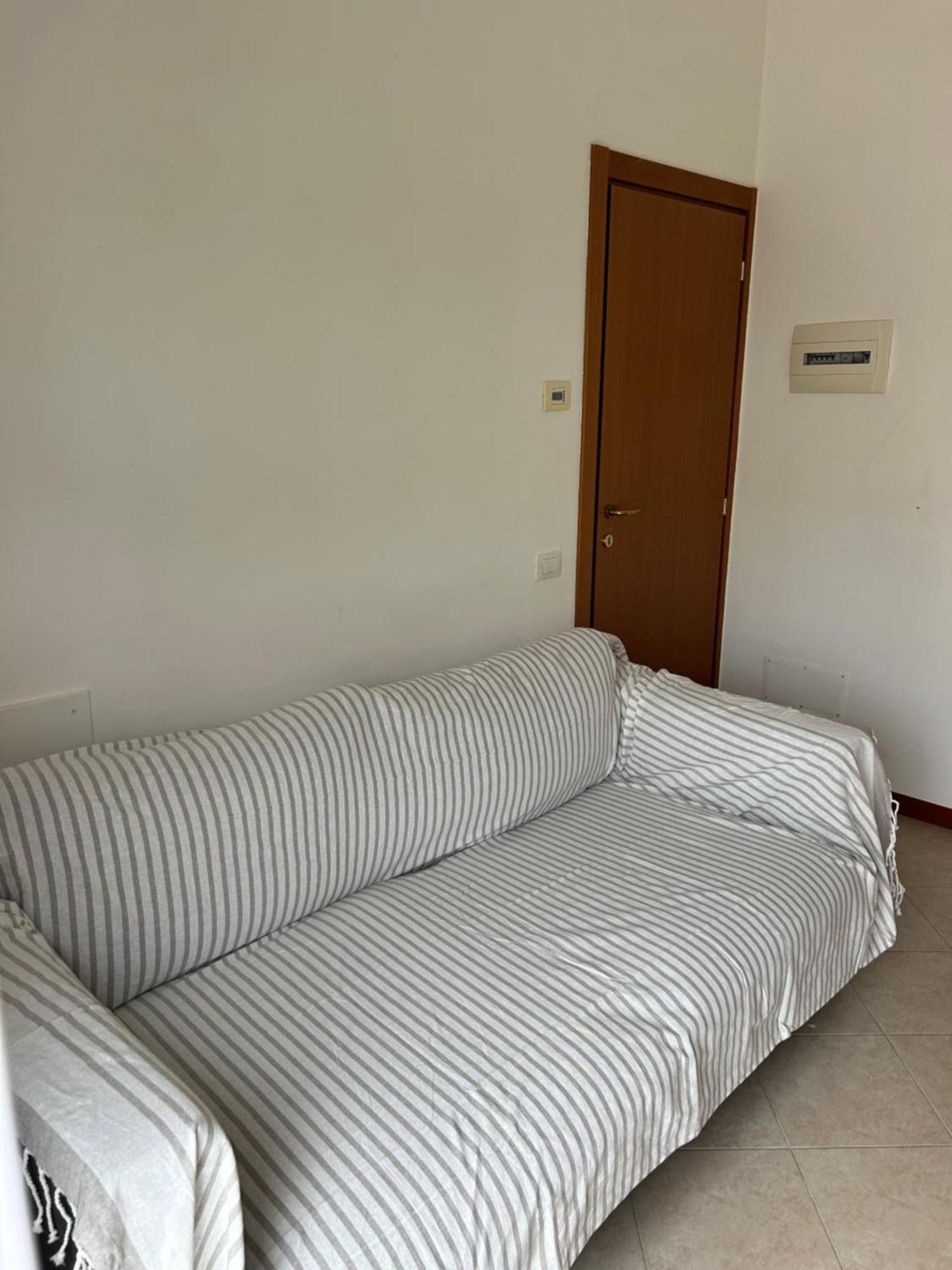Residence Uno Studio&Suites Римини Экстерьер фото