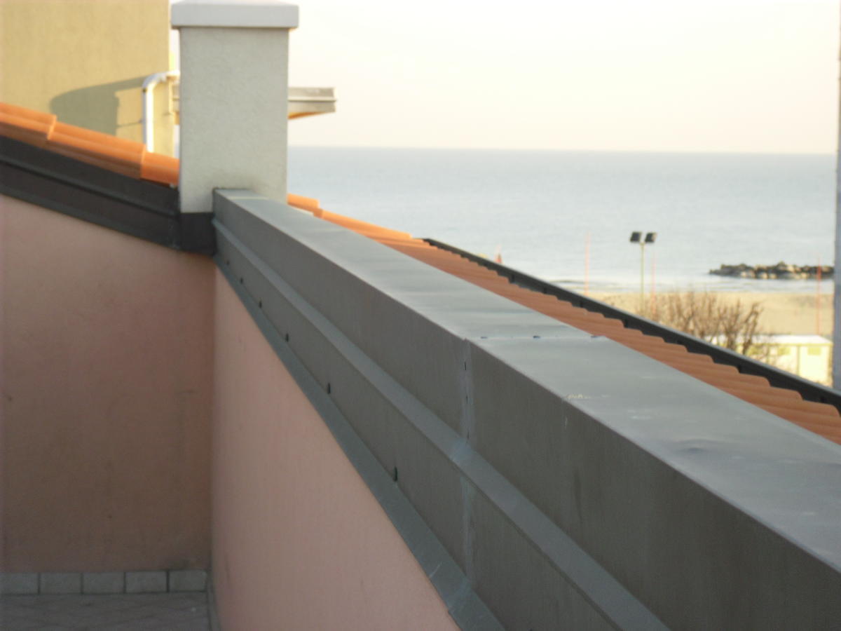 Residence Uno Studio&Suites Римини Экстерьер фото